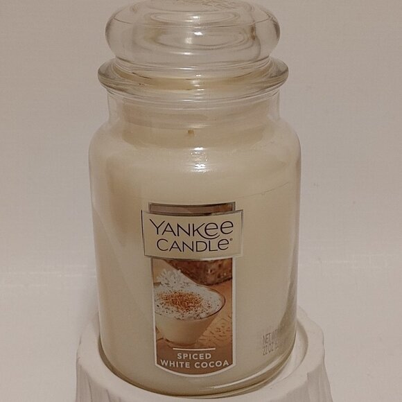 Yankee Candle Spiced White Cocoa Jar Candle BNWT 22oz - Picture 1 of 5